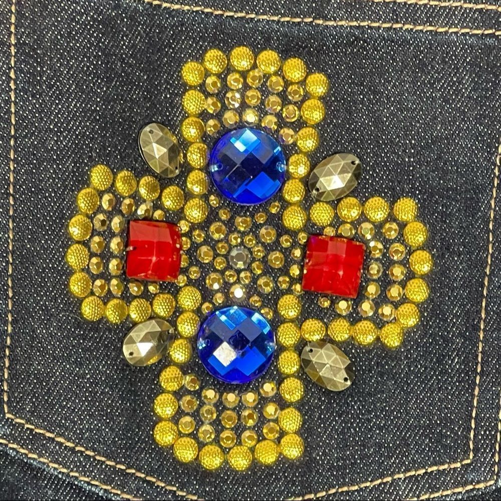 St John Blue Jeans Rhinestone Cross Pocket Dark Wash Denim Bootcut Size 8 - Picture 3 of 8